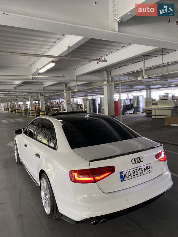 Седан Audi A4 2015 в Києві