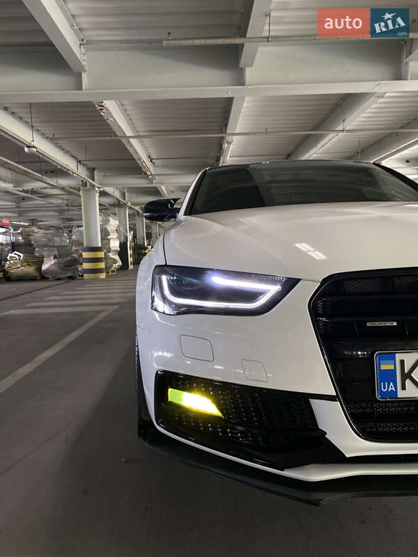 Седан Audi A4 2015 в Києві
