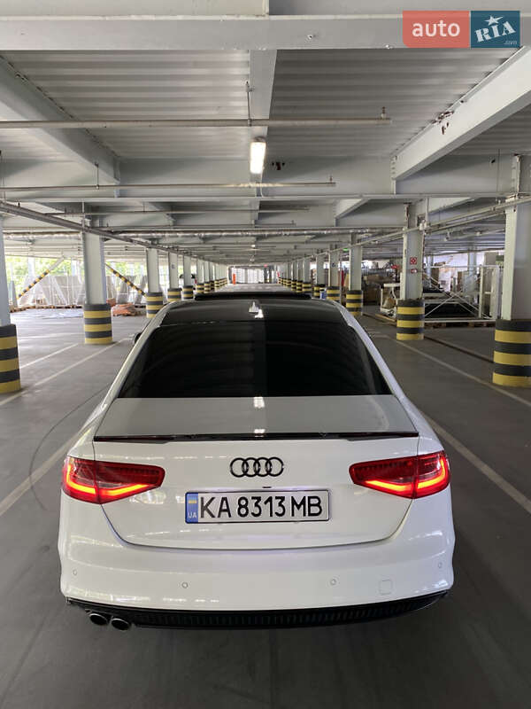 Седан Audi A4 2015 в Києві