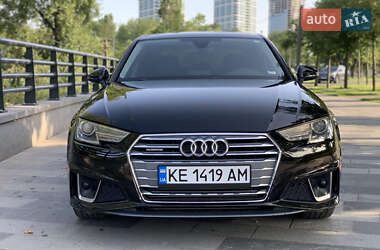 Седан Audi A4 2019 в 
