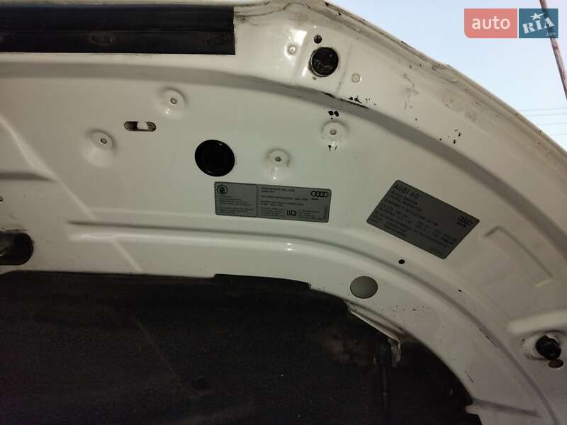 Седан Audi A4 2010 в Первомайске