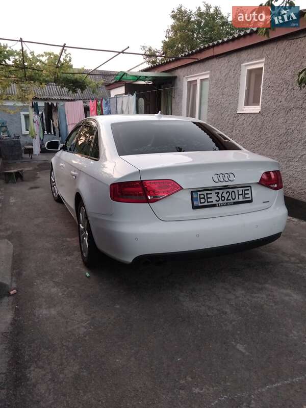 Седан Audi A4 2010 в Первомайске