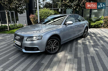 Седан Audi A4 2011 в 