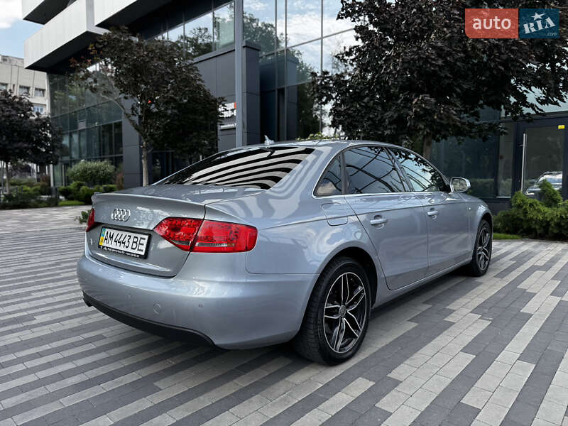 Седан Audi A4 2011 в Киеве