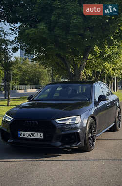 Седан Audi A4 2016 в 