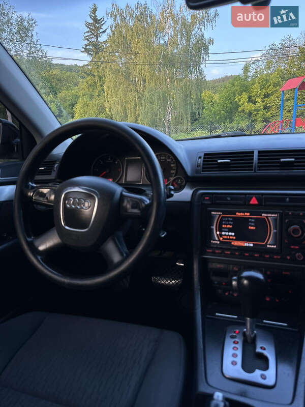 Седан Audi A4 2006 в Кременце