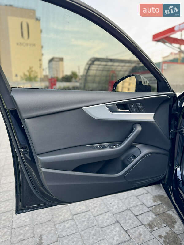 Седан Audi A4 2016 в Львове