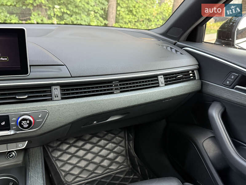Седан Audi A4 2018 в Ивано-Франковске
