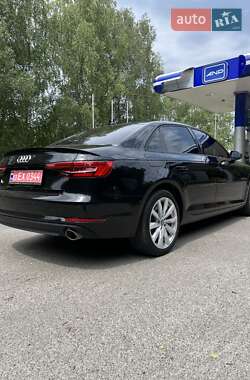 Седан Audi A4 2017 в 