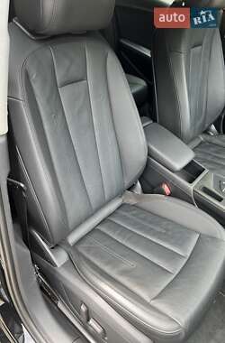 Седан Audi A4 2017 в 