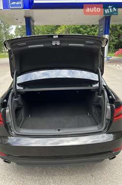 Седан Audi A4 2017 в 