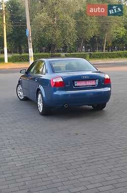 Седан Audi A4 2004 в 