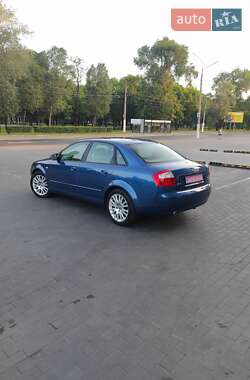 Седан Audi A4 2004 в 
