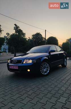 Седан Audi A4 2004 в 