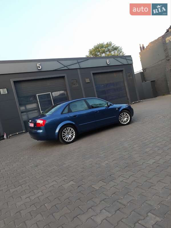 Седан Audi A4 2004 в Каменском