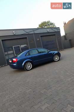 Седан Audi A4 2004 в 