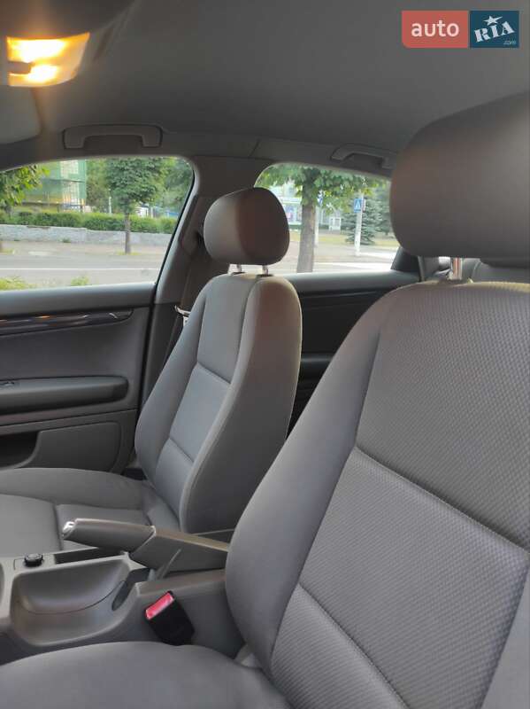 Седан Audi A4 2004 в Каменском