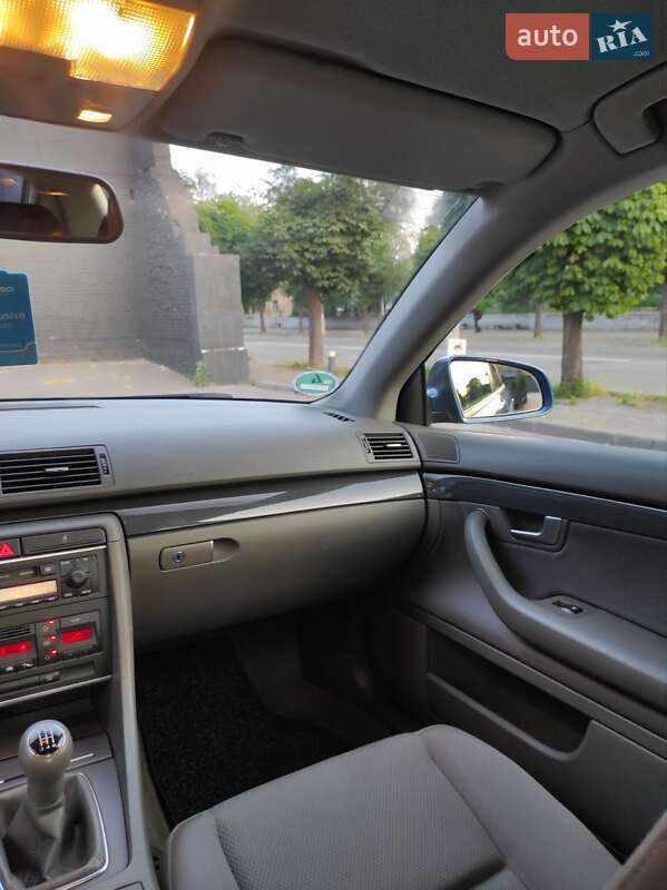 Седан Audi A4 2004 в Каменском
