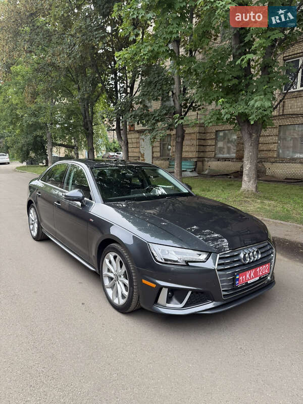 Седан Audi A4 2019 в Киеве