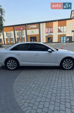 Седан Audi A4 2017 в 