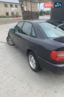 Седан Audi A4 1997 в 