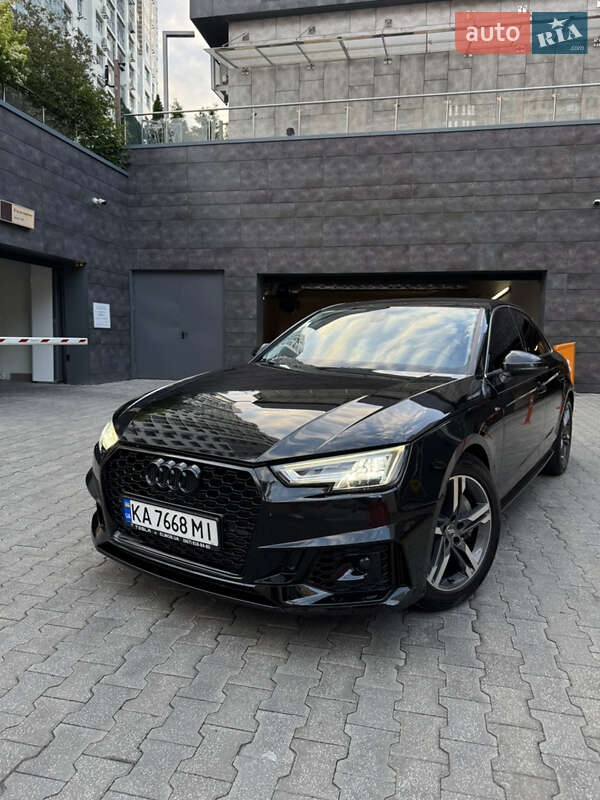 Седан Audi A4 2017 в 