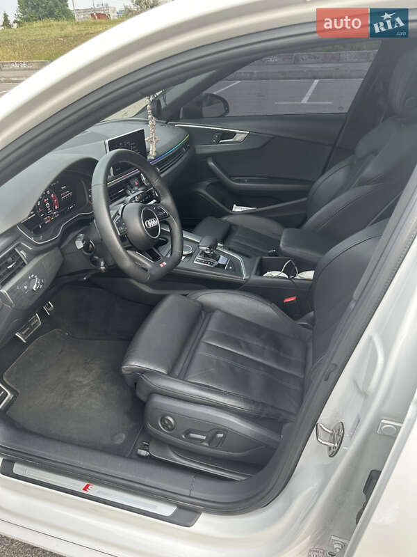 Седан Audi A4 2018 в Києві