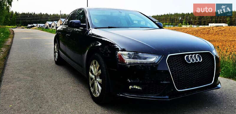 Седан Audi A4 2013 в Ивано-Франковске