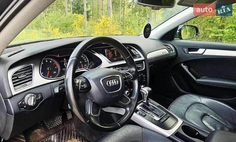 Седан Audi A4 2013 в Ивано-Франковске