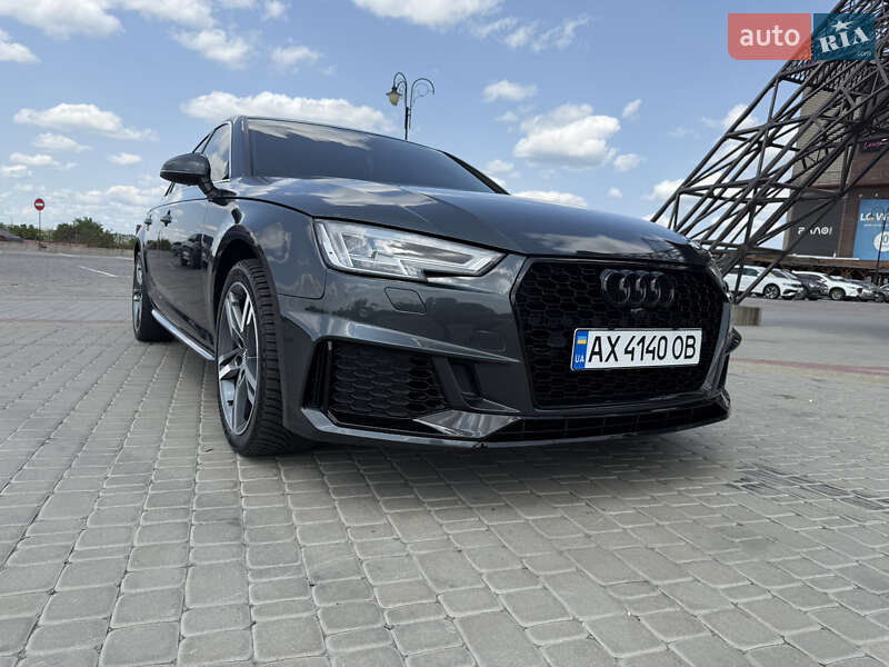 Седан Audi A4 2016 в 