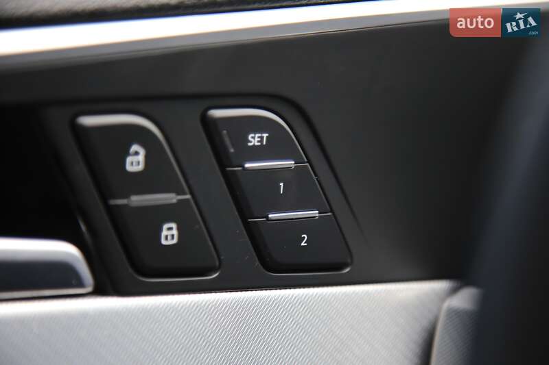 Седан Audi A4 2016 в Харькове