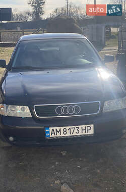 Седан Audi A4 1996 в Быковке