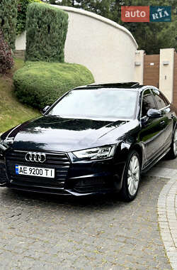 Седан Audi A4 2017 в Дніпрі