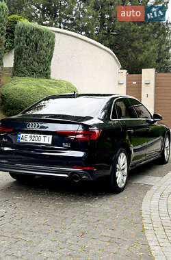 Седан Audi A4 2017 в 