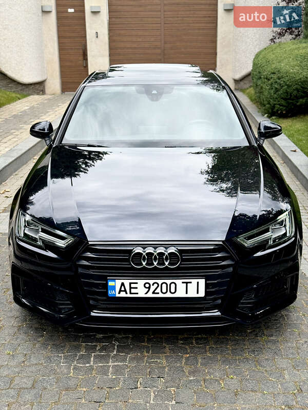Седан Audi A4 2017 в Днепре
