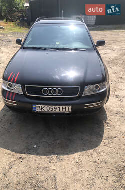 Универсал Audi A4 1996 в 