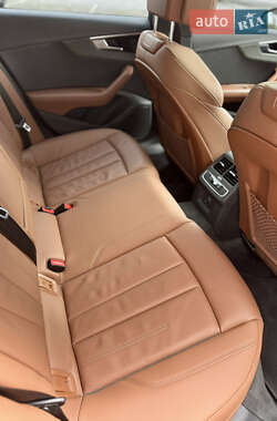 Седан Audi A4 2020 в 