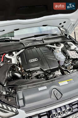 Седан Audi A4 2020 в 
