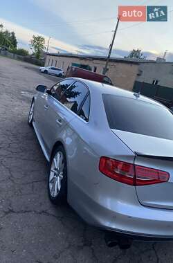 Седан Audi A4 2015 в 