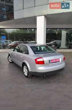 Седан Audi A4 2002 в 