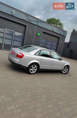 Седан Audi A4 2002 в 