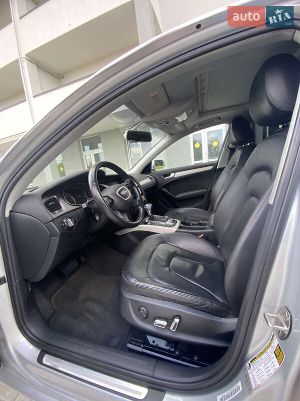 Седан Audi A4 2013 в Львові