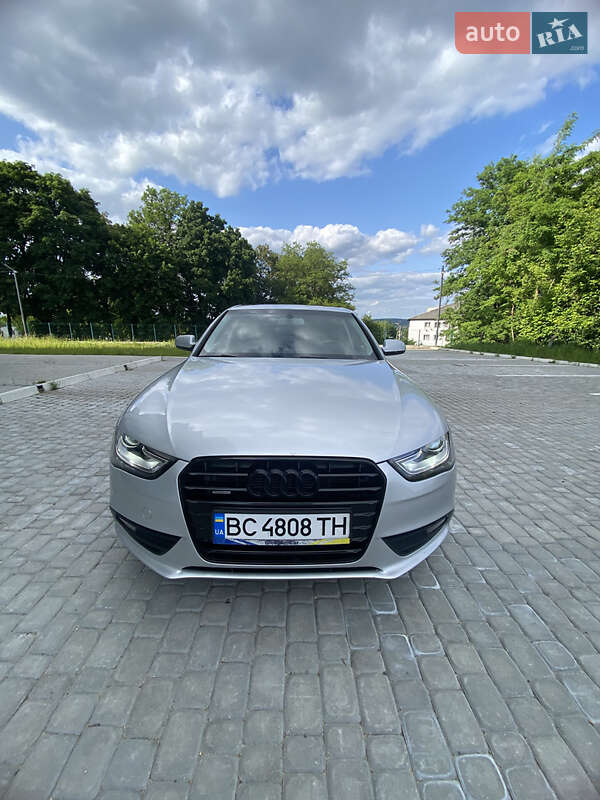 Седан Audi A4 2013 в Львові