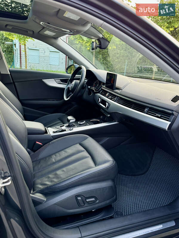 Седан Audi A4 2017 в Львове