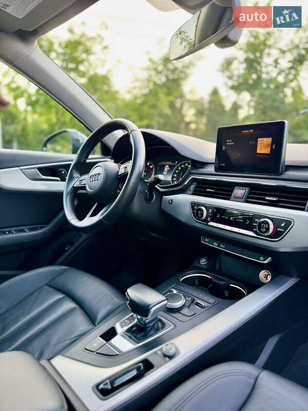Седан Audi A4 2017 в Львове