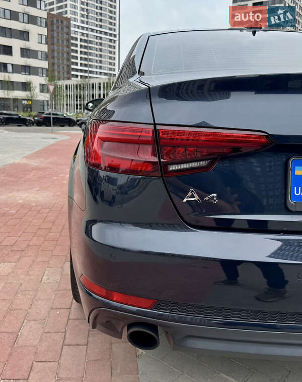 Седан Audi A4 2016 в Киеве