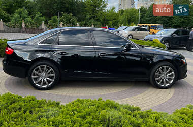 Седан Audi A4 2013 в 