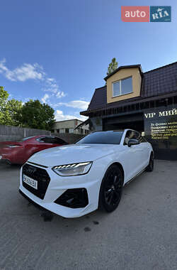 Седан Audi A4 2020 в 