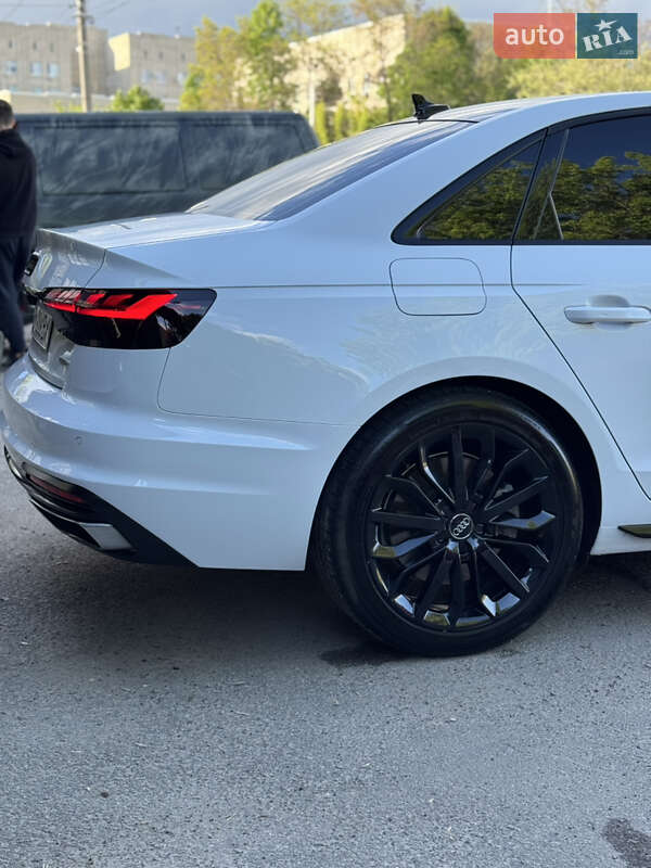 Седан Audi A4 2020 в Киеве