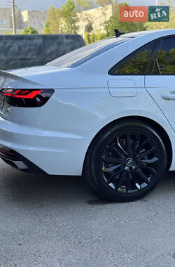 Седан Audi A4 2020 в 